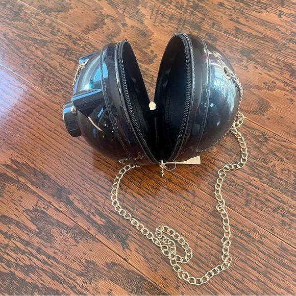 Hello 3M USA Piggy Shoulder Bag Black with Gold Chain NWT - Picture 9 of 12